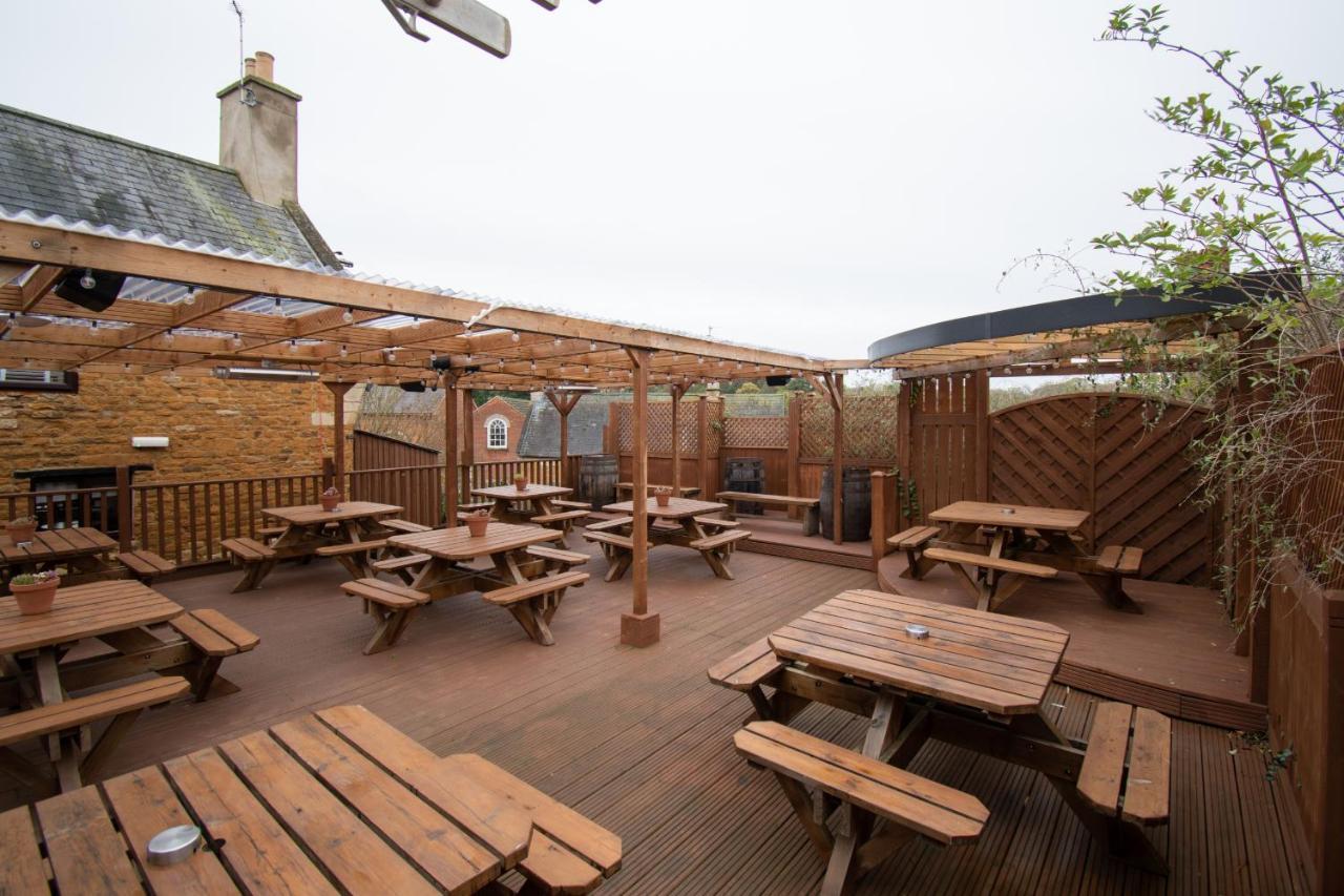Royal George 3* Great Easton (Leicestershire)
